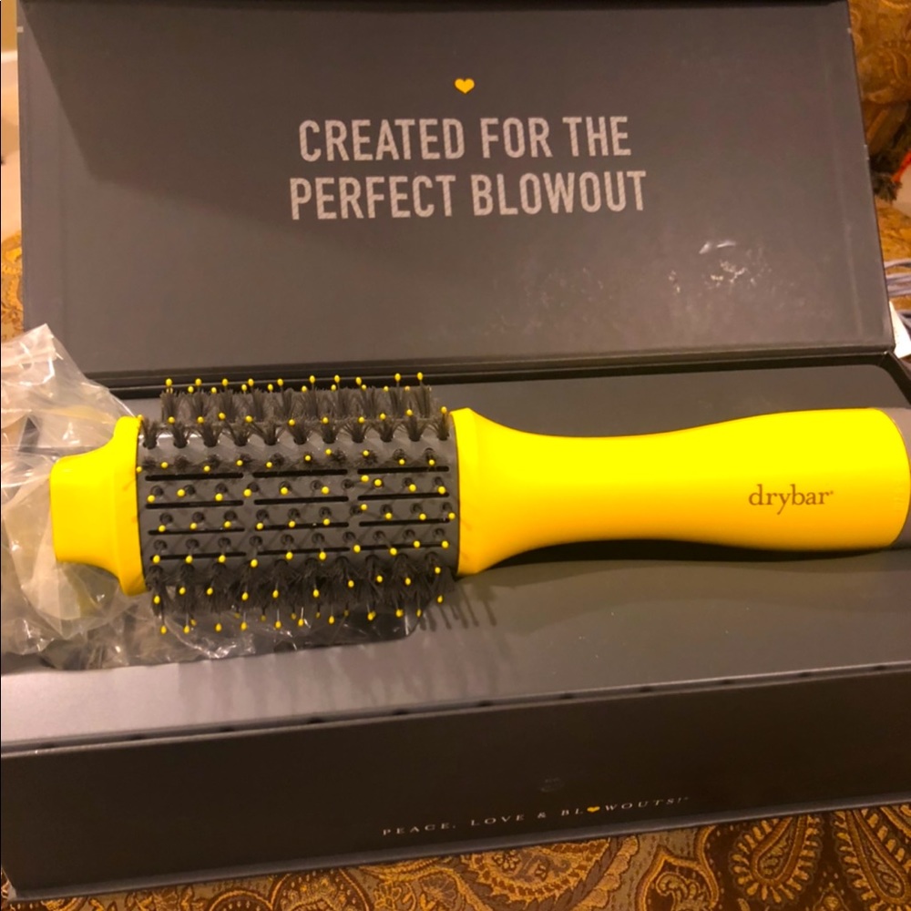 Drybar double shot blow-dry brush